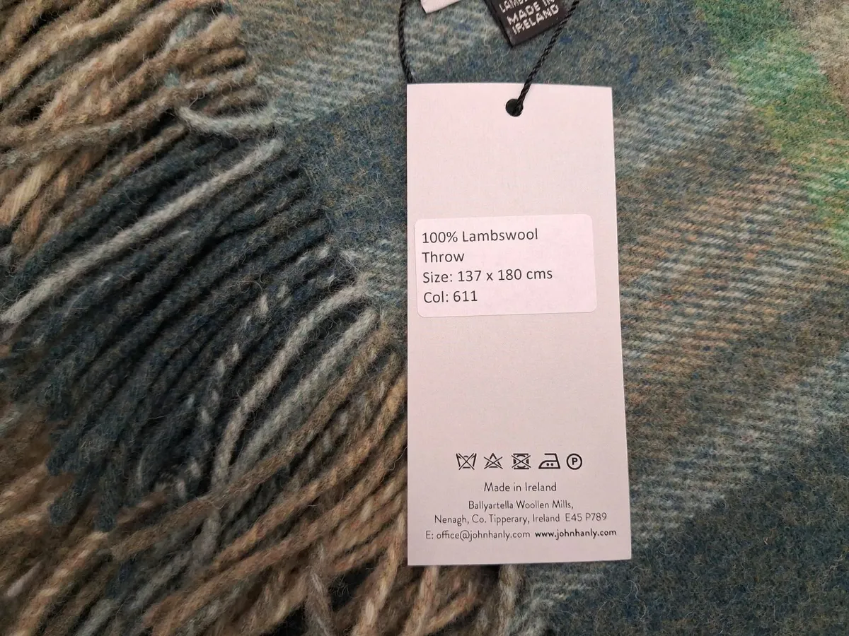 Online Auction Of A John Hanly Green Throw - Image 3