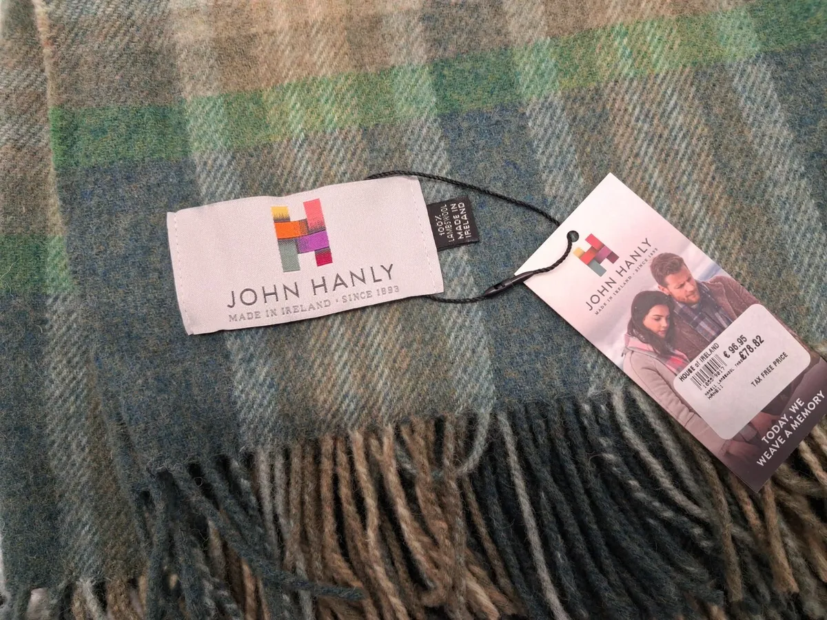 Online Auction Of A John Hanly Green Throw - Image 4