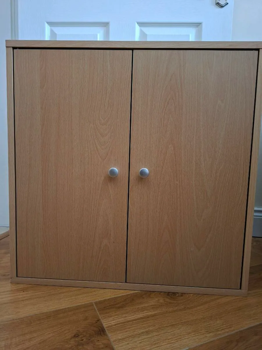 Cabinets in various sizes - Image 1