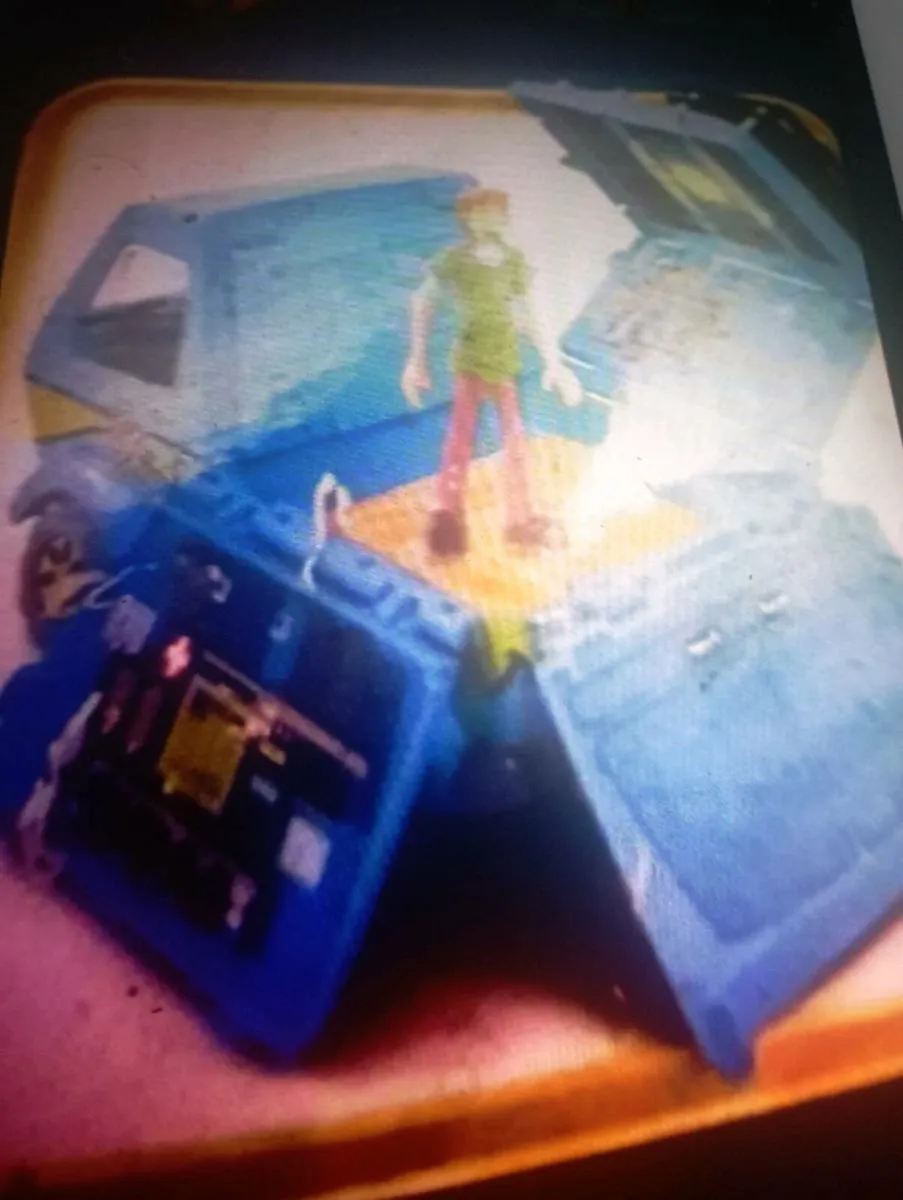 SCOOB - DOO MYSTERY TIME MACHINE PLAYSET - Image 4