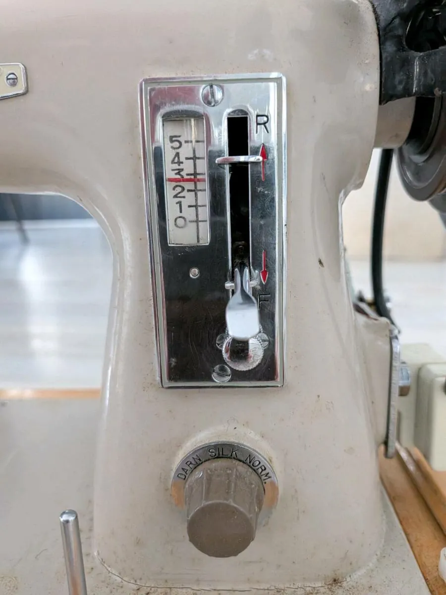 Vintage Brother Sewing Machine - Image 4