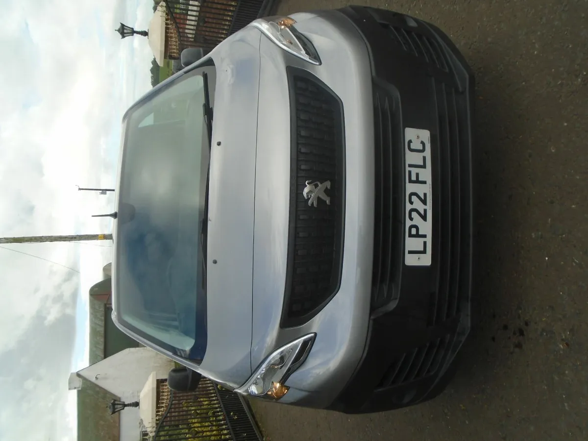 2022 Peugeot Expert PROFESSIONAL HDI - Image 2