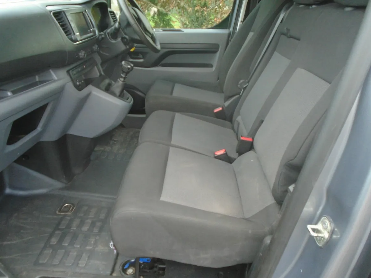 2022 Peugeot Expert PROFESSIONAL HDI - Image 4