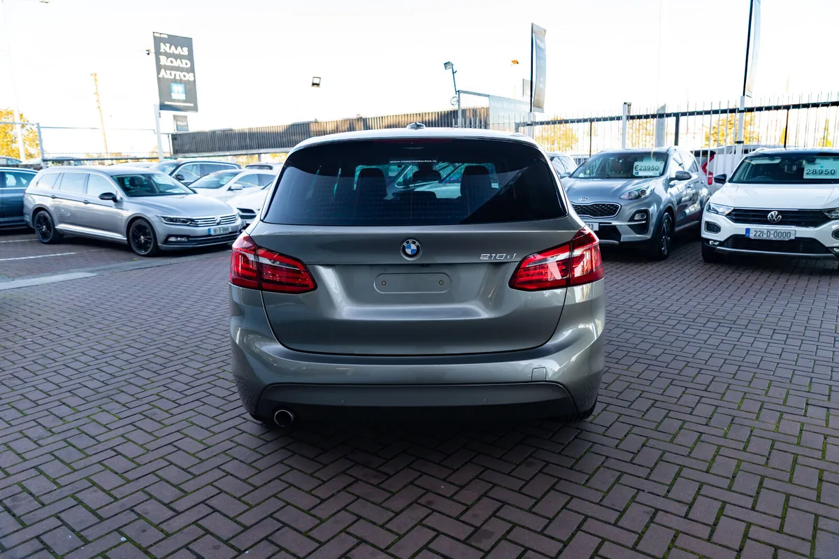 218D ACTIVE TOURE 5DR ESTATE AUTOMATIC // 1 OWNER - Image 4