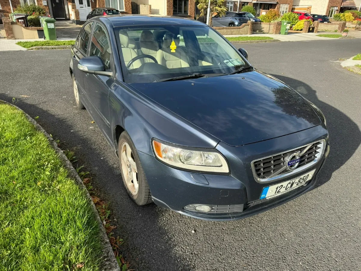 Volvo S40 2012 - Image 1