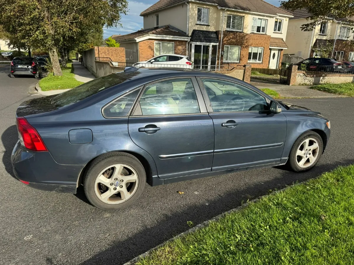 Volvo S40 2012 - Image 2