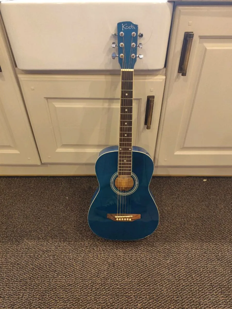 Koda 1/2 size Guitar, guitar case and tuner - Image 4