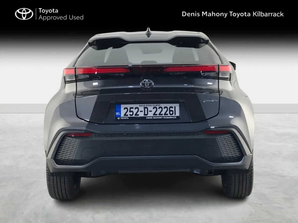 Toyota C-HR PHEV SPORT - Image 4