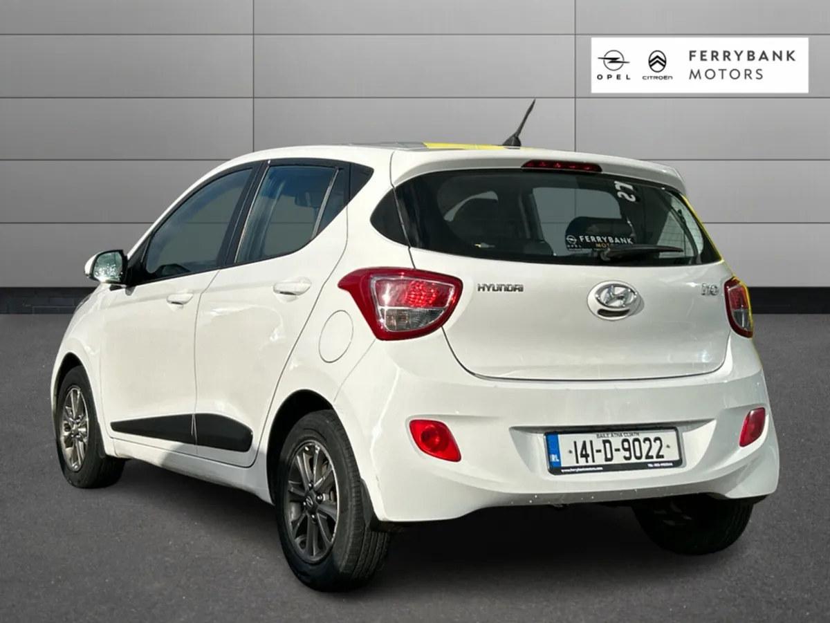 Hyundai i10 DELUXE 4DR - Image 4