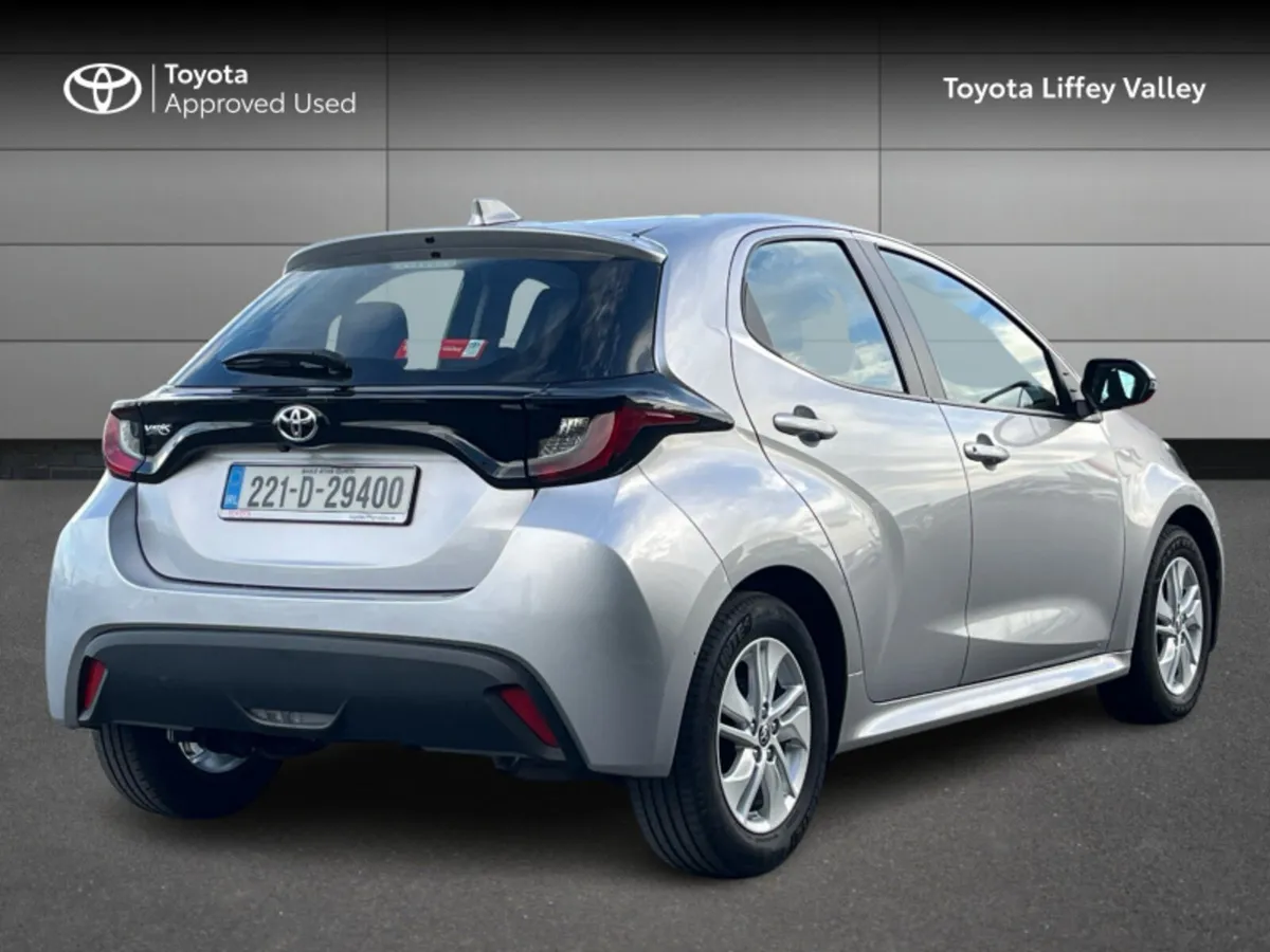 Toyota Yaris YARIS 1.0 LUNA - Image 2