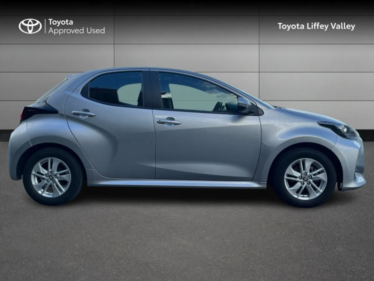 Toyota Yaris YARIS 1.0 LUNA - Image 3