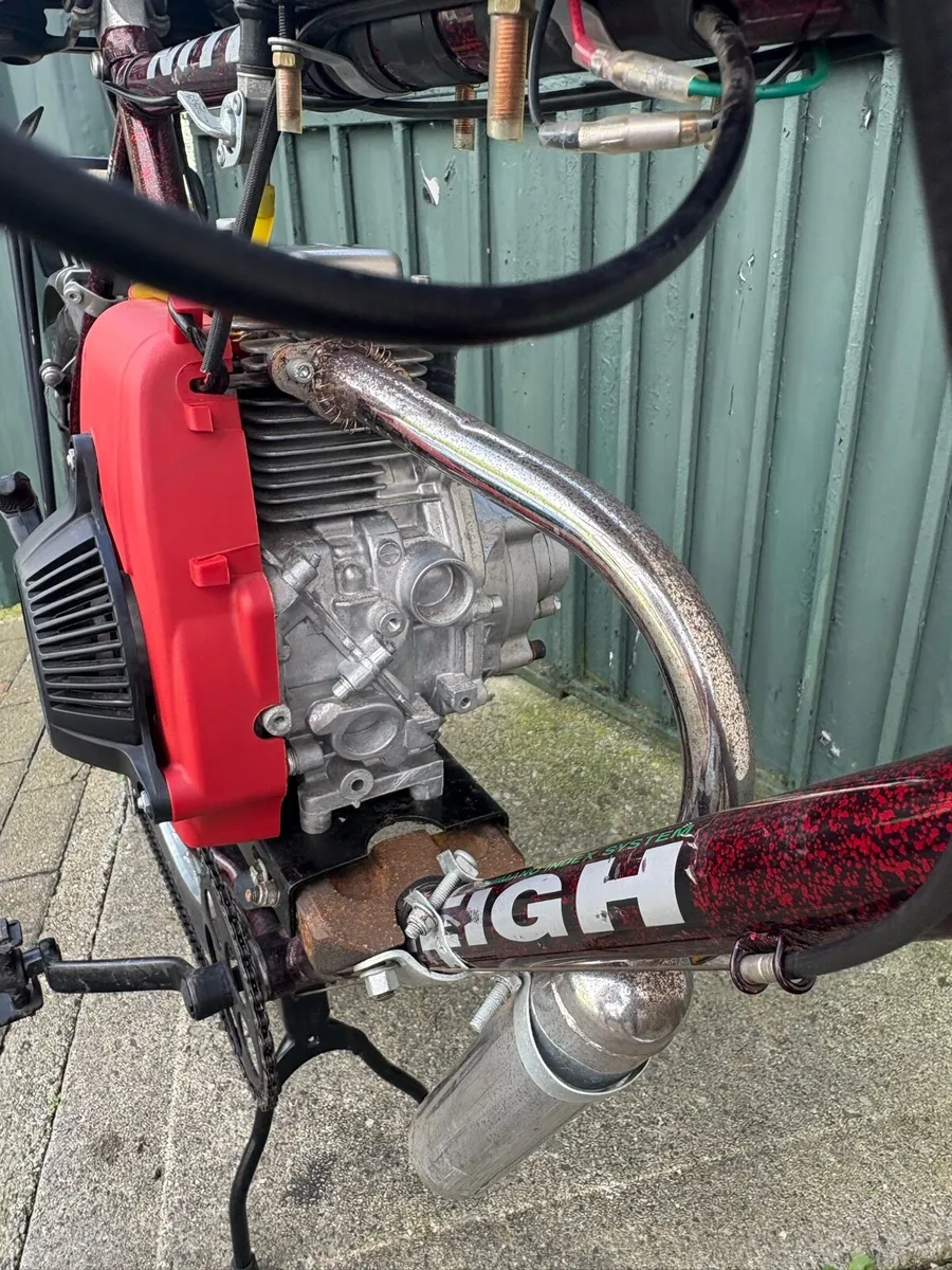 bicycle with engine ( 4 stroke 49cc) very reliable - Image 3