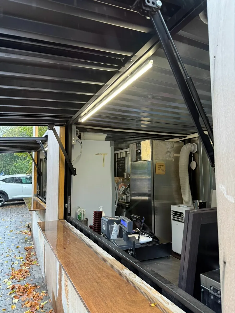Outdoor Cooking Space 6x2 meters - Image 1