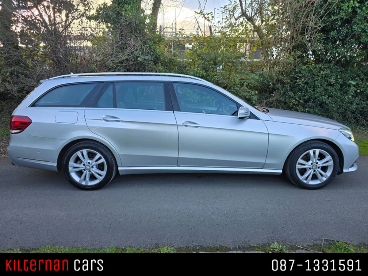 Mercedes-Benz E-Class E220 BLUETEC SE 5DR AUTO CDI - Image 3