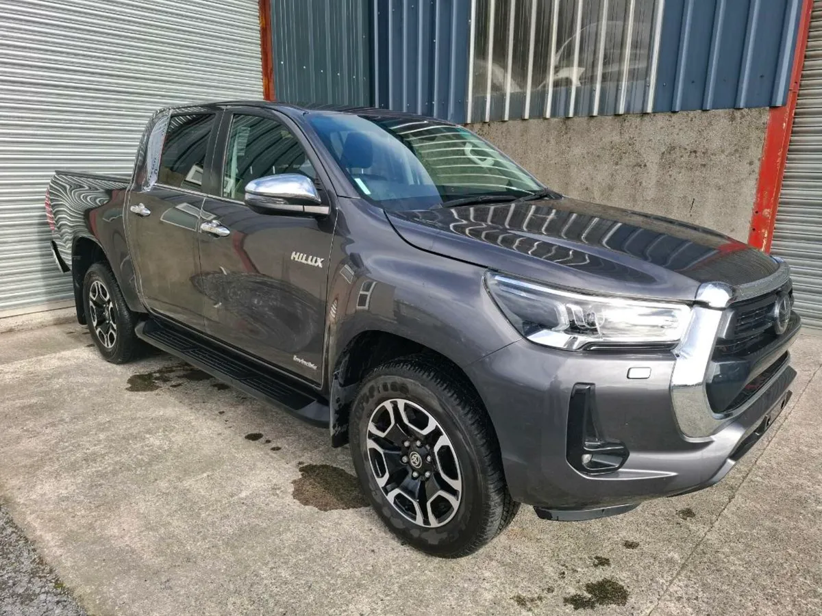 2024 HILUX INVINCIBLE ONLY 17K - Image 1