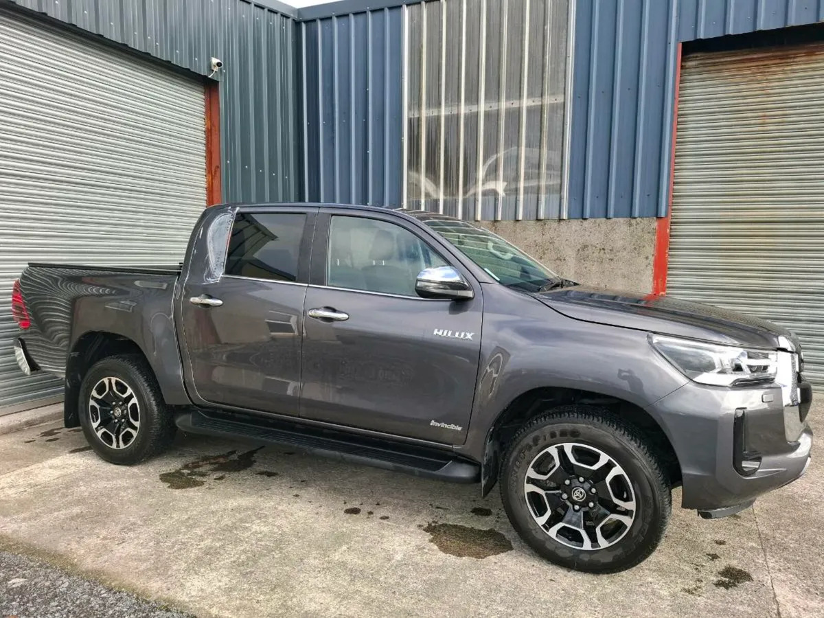 2024 HILUX INVINCIBLE ONLY 17K - Image 2