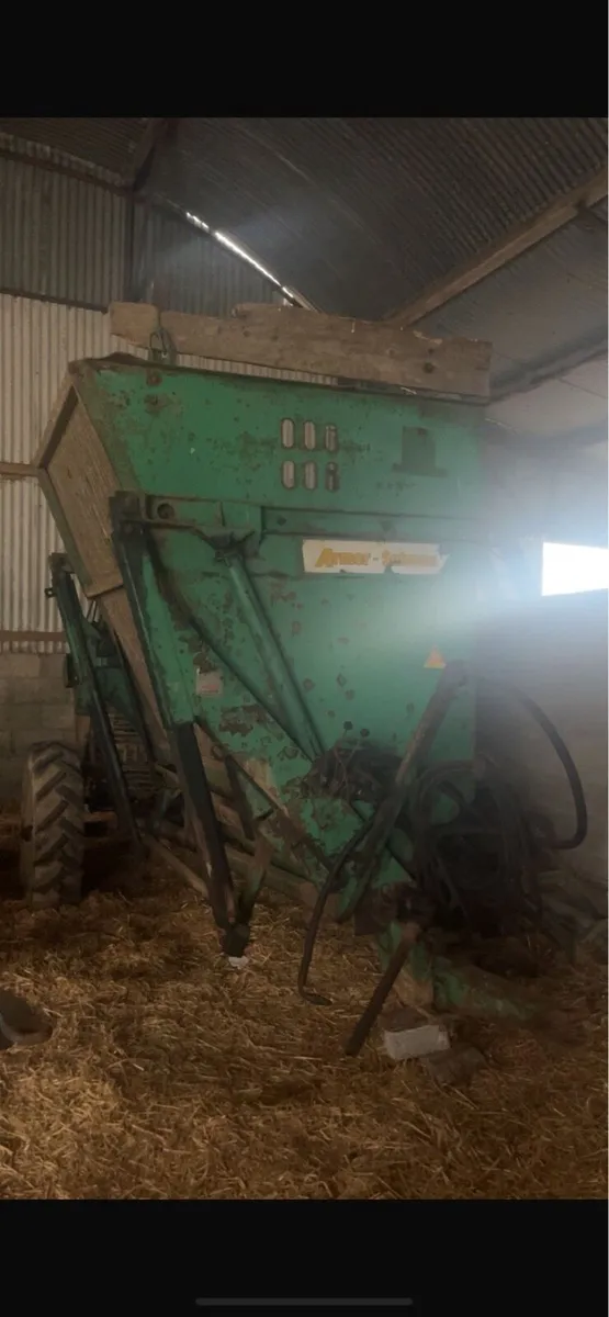 Armer beet harvester