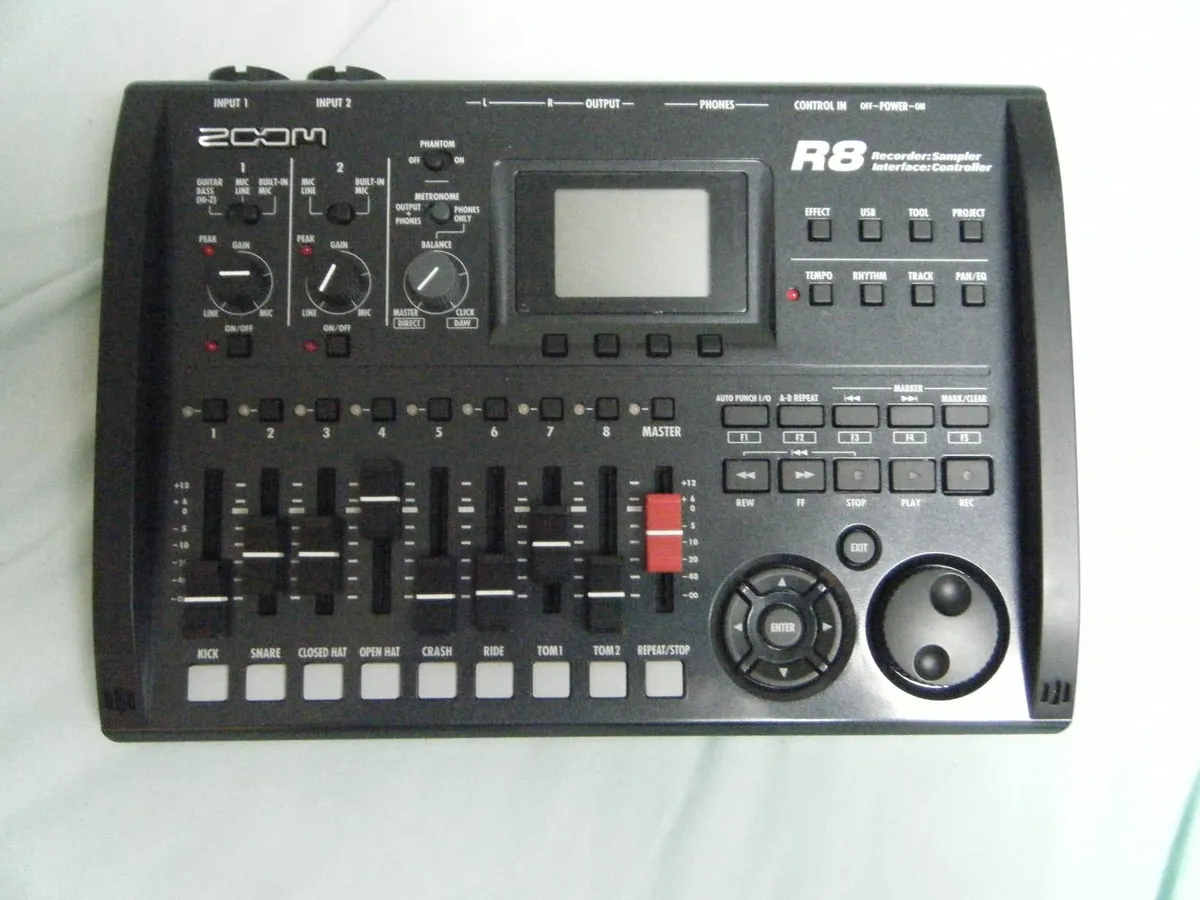 Zoom R8 multitrack recorder - Image 1