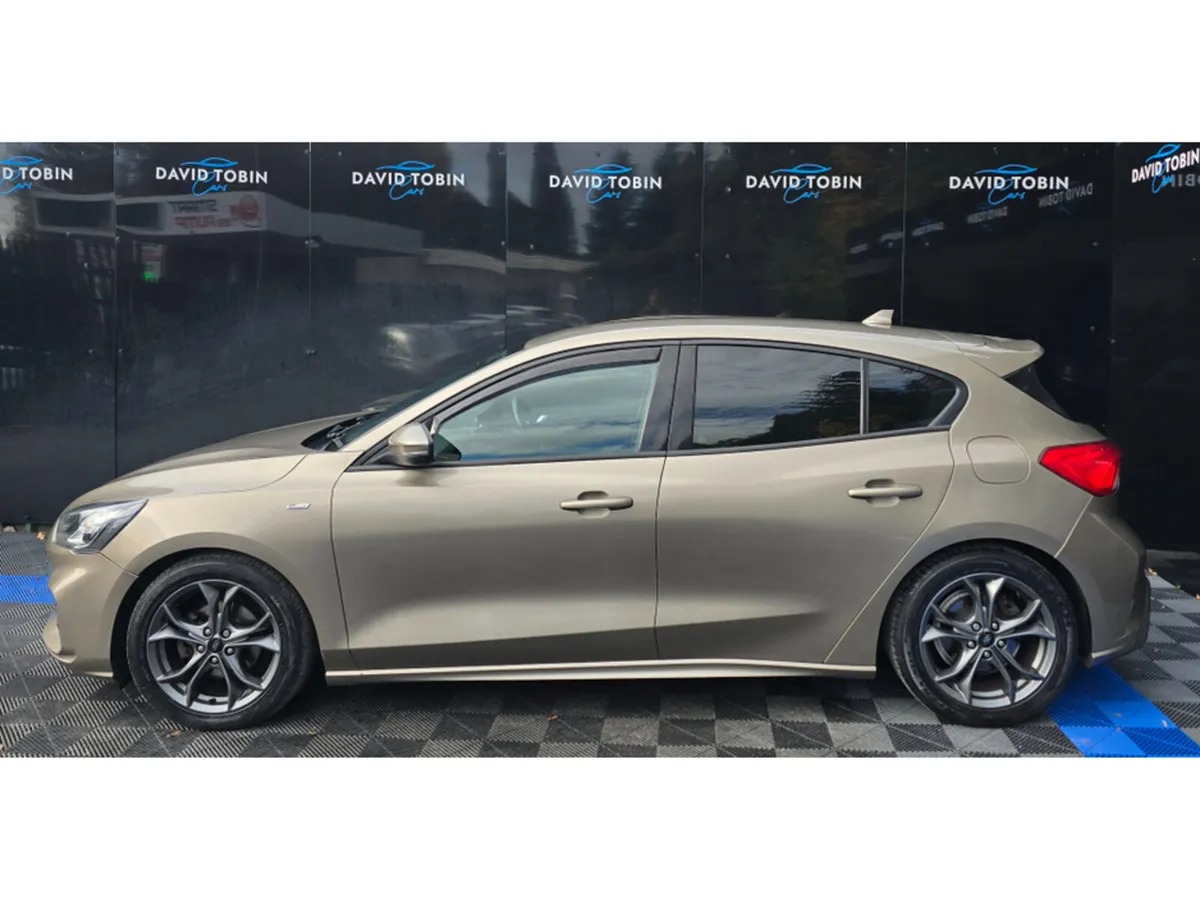 Ford Focus ST-LINE 1.5 TDCI 125PS 6SPEED - Image 2
