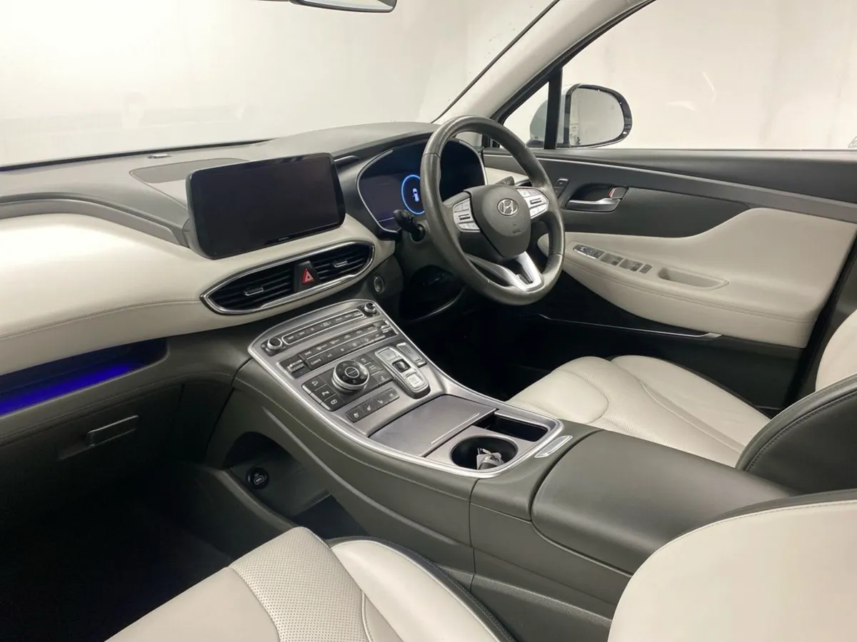 Hyundai Santa Fe 2.2 Crdi 4WD Executive Plus Auto - Image 3