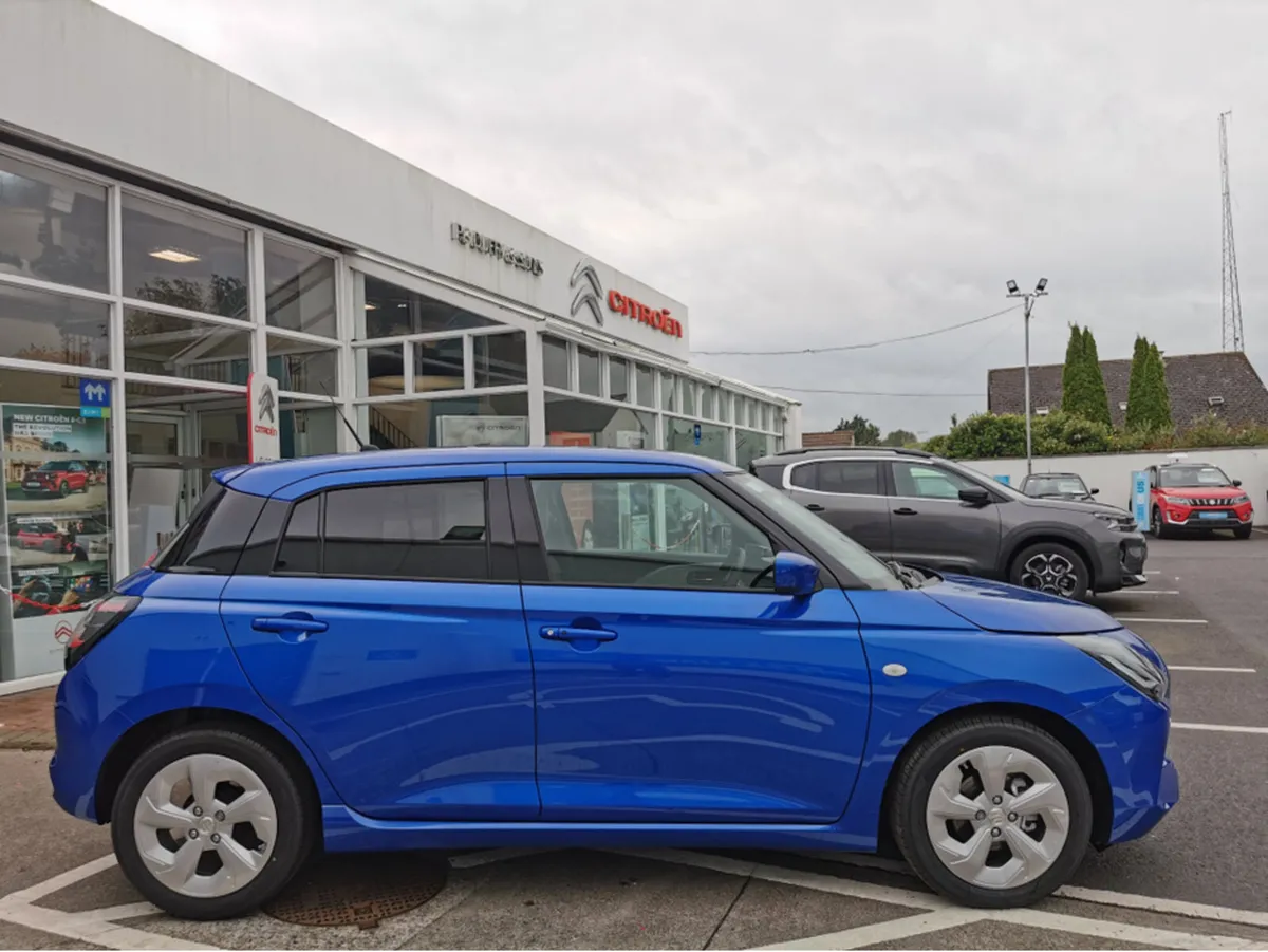 Suzuki Swift 1.2 HYBRID MOTION CVT 5DR - Image 3