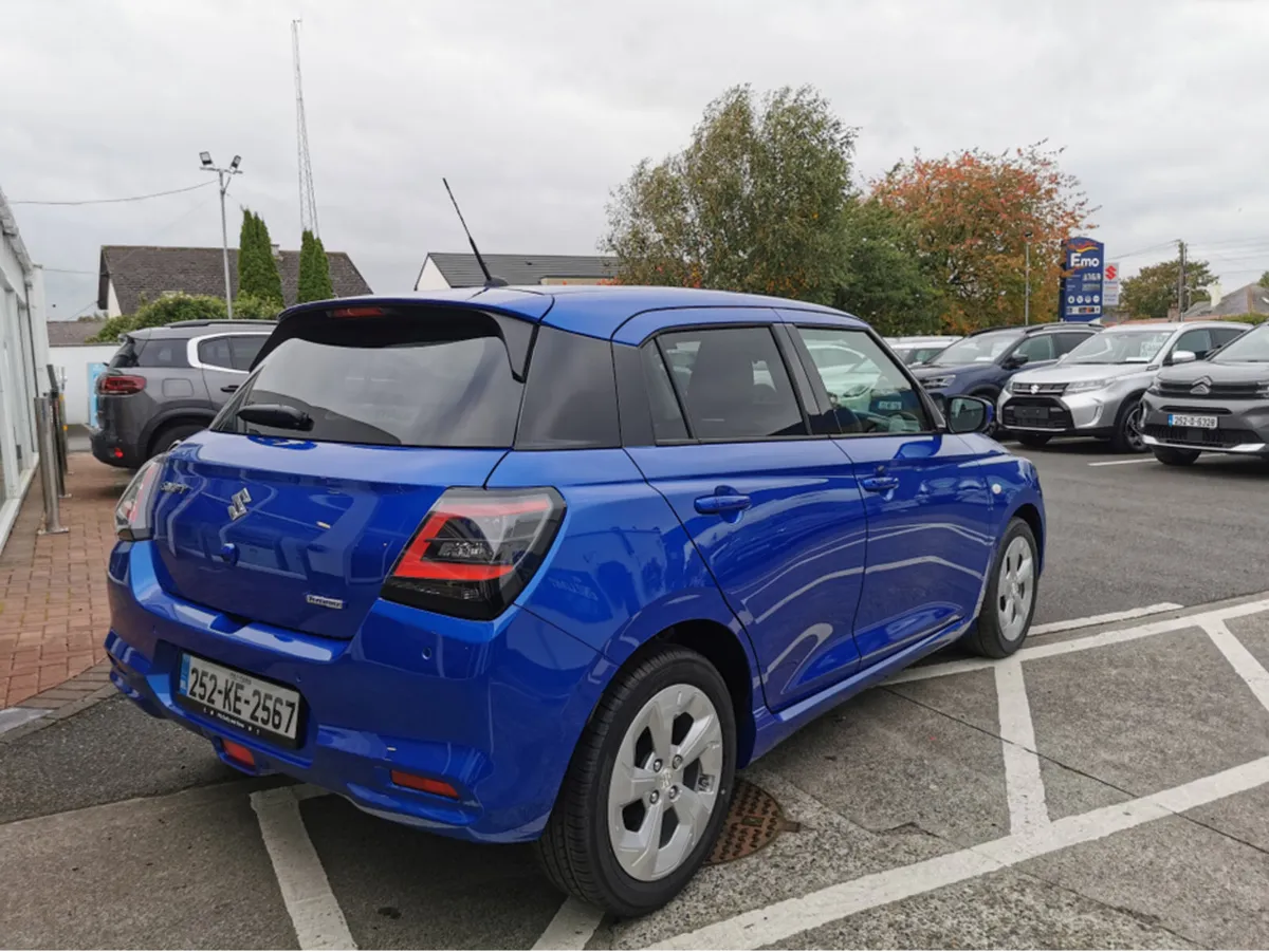 Suzuki Swift 1.2 HYBRID MOTION CVT 5DR - Image 4