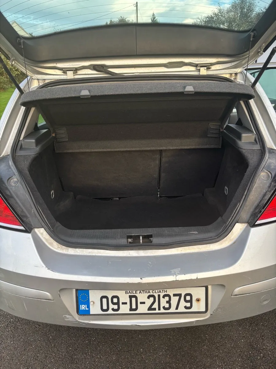 Opel Astra 2009 1.4 Petrol - Image 4