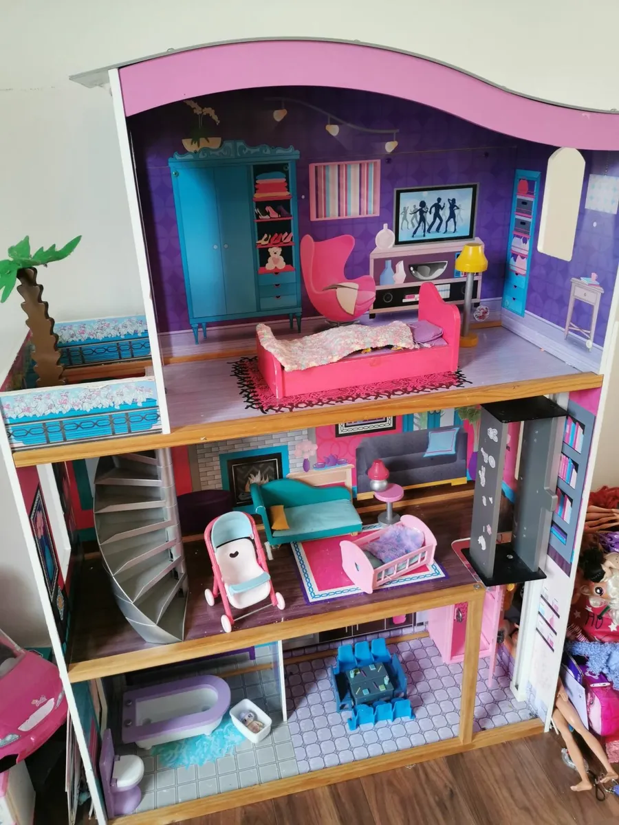 Dollhouse
