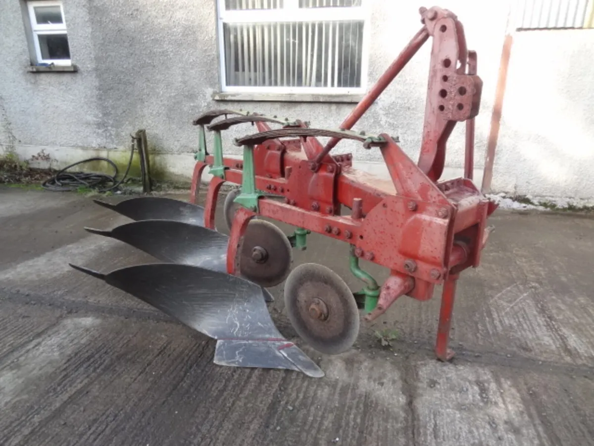 Kverneland 3 Furrow Conventional Plough - Image 2