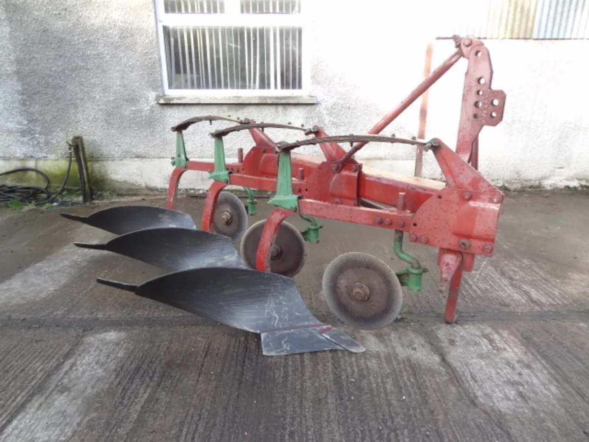 Kverneland 3 Furrow Conventional Plough - Image 1