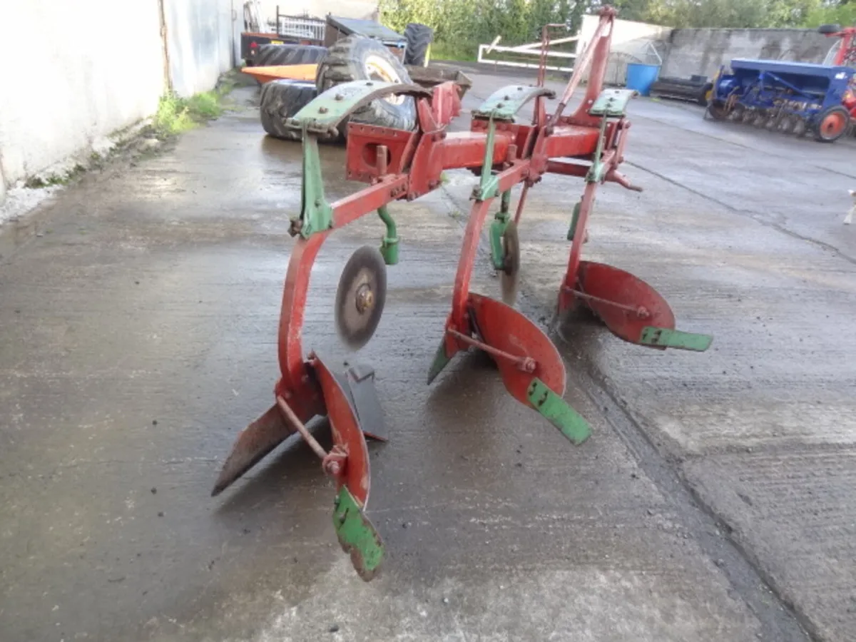 Kverneland 3 Furrow Conventional Plough - Image 4
