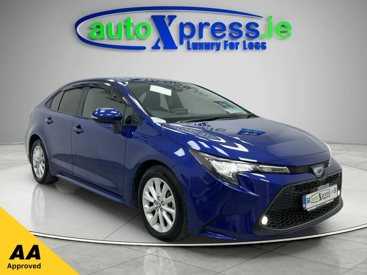 Toyota Corolla 1.8 HYBRID S Automatic, Reversing c - Image 1