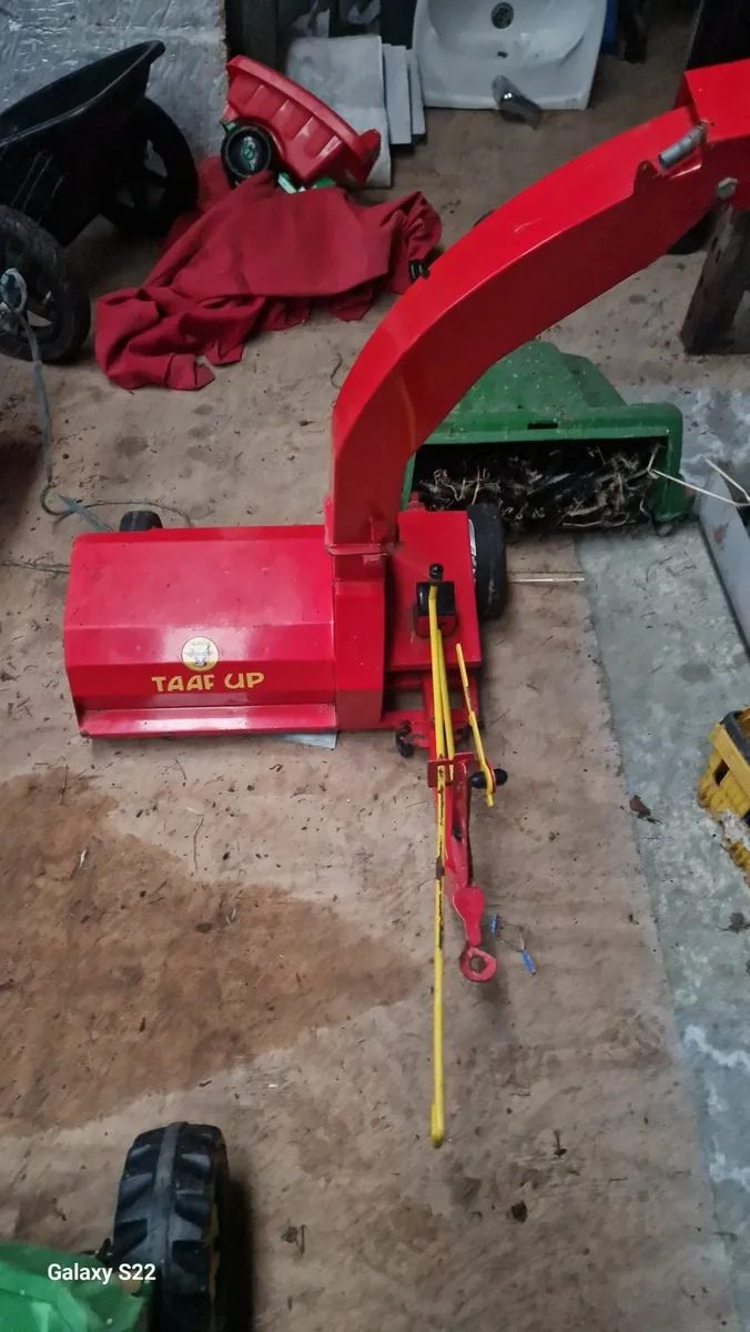 Toy harvester and trailers - Image 4