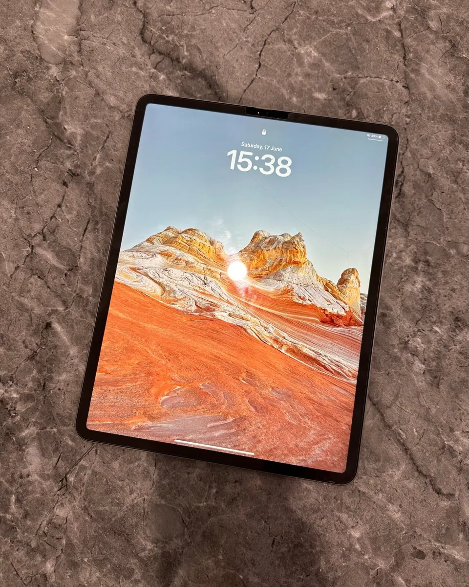 iPad - Image 2