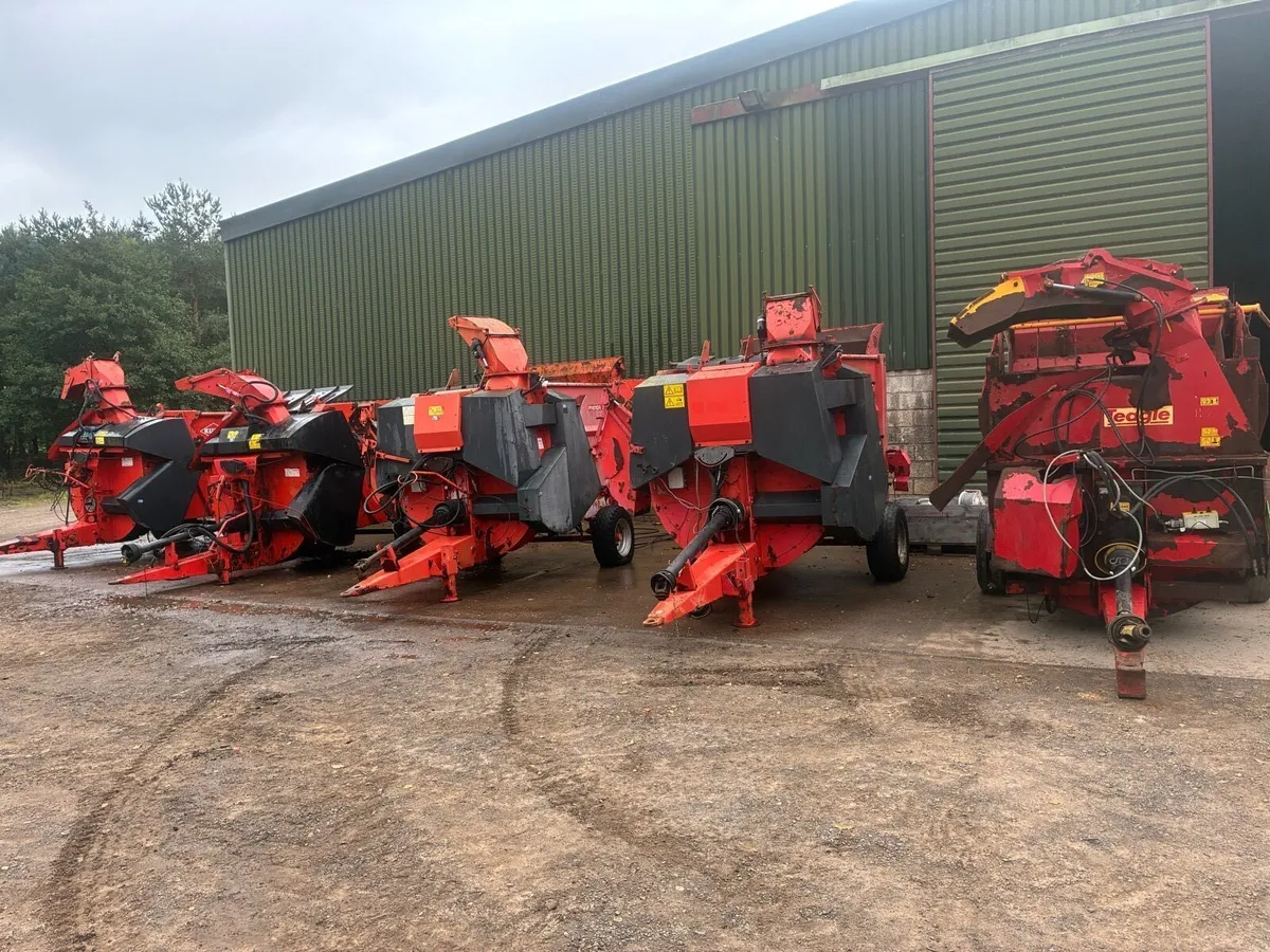 Straw bedders - Image 1