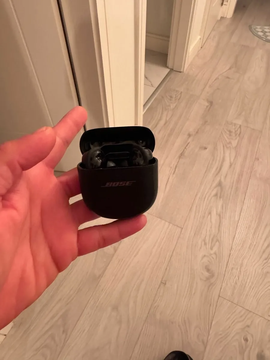 Bose Quitcomfort ultra earbud (2nd Gen) - Image 2