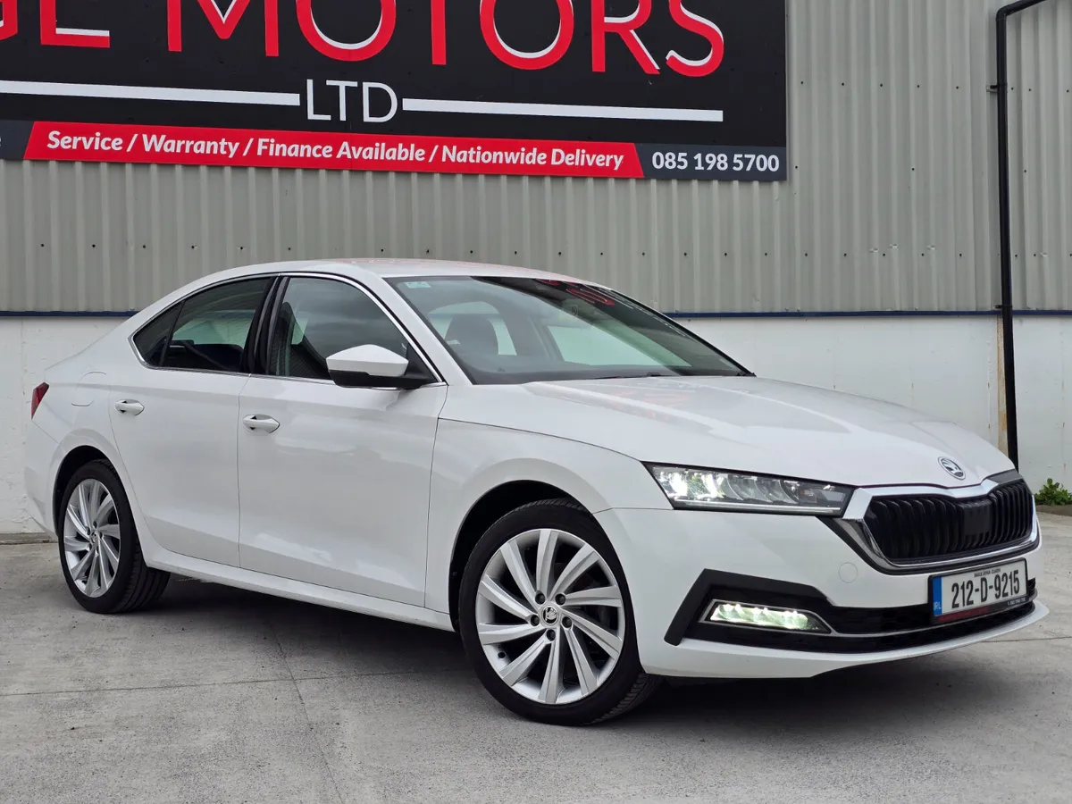 212 Skoda Octavia 2.0 TDI HIGH SPEC LOW MILES - Image 2