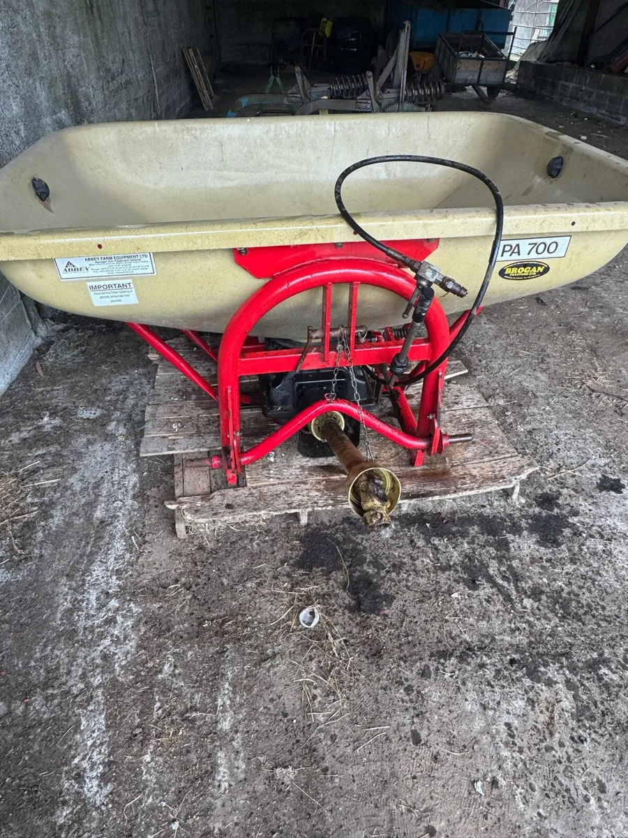 Fertiliser Spreader - Image 1