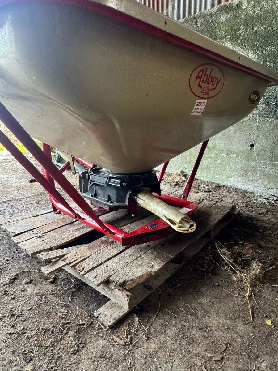 Fertiliser Spreader - Image 3