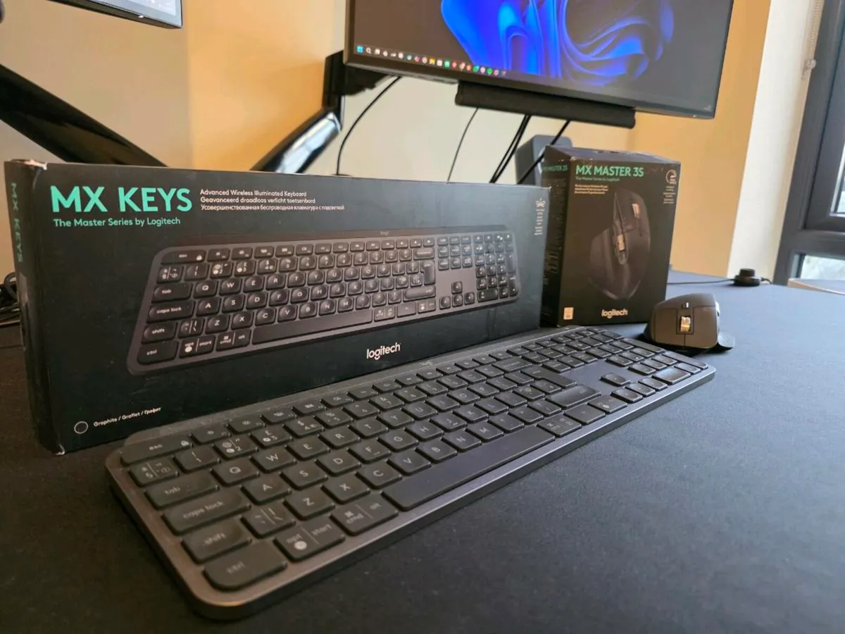 Logitech MX Master 3S mouse and MX keyboard - Image 2