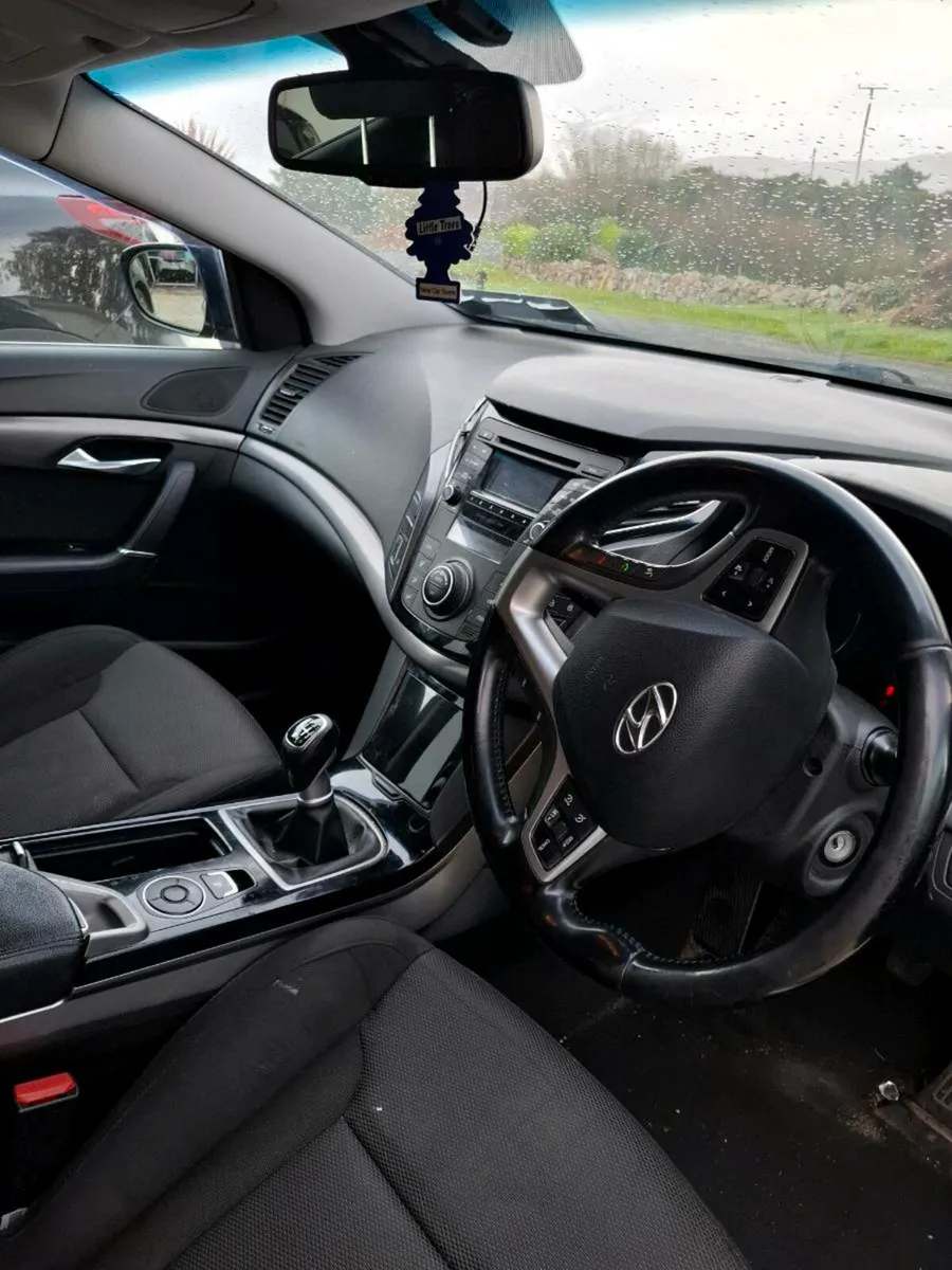 Hyundai i40 Estate Executive - Image 4