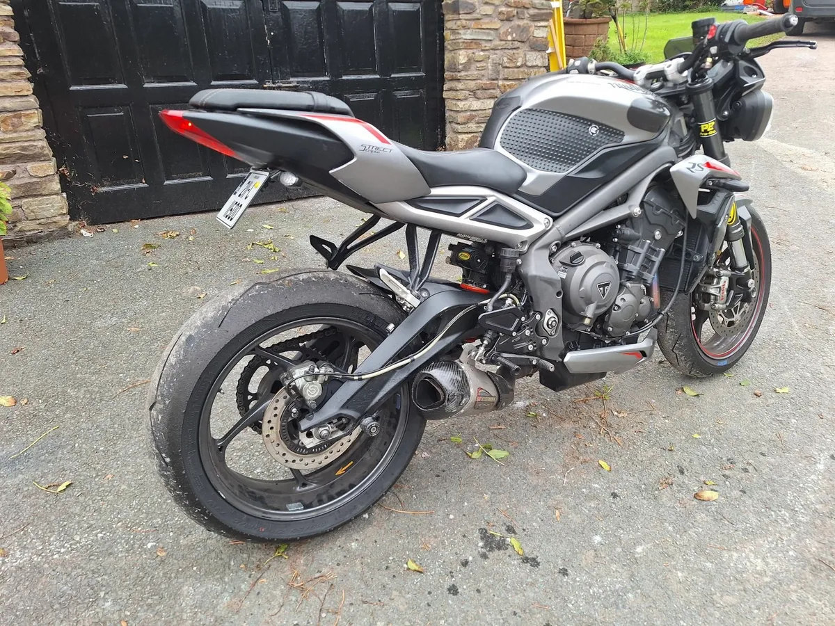 2021 Triumph 765 Street Triple RS - Image 2