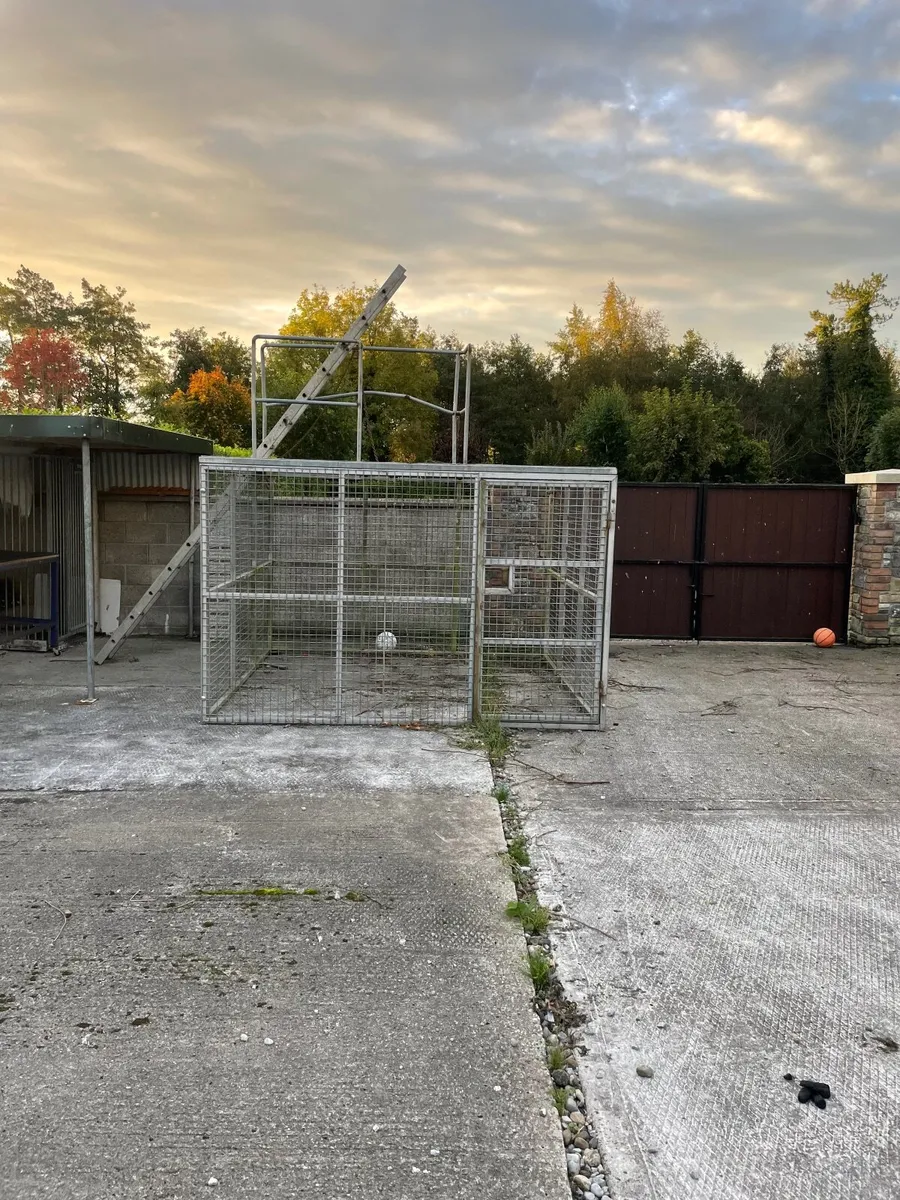 Dog run - Image 1