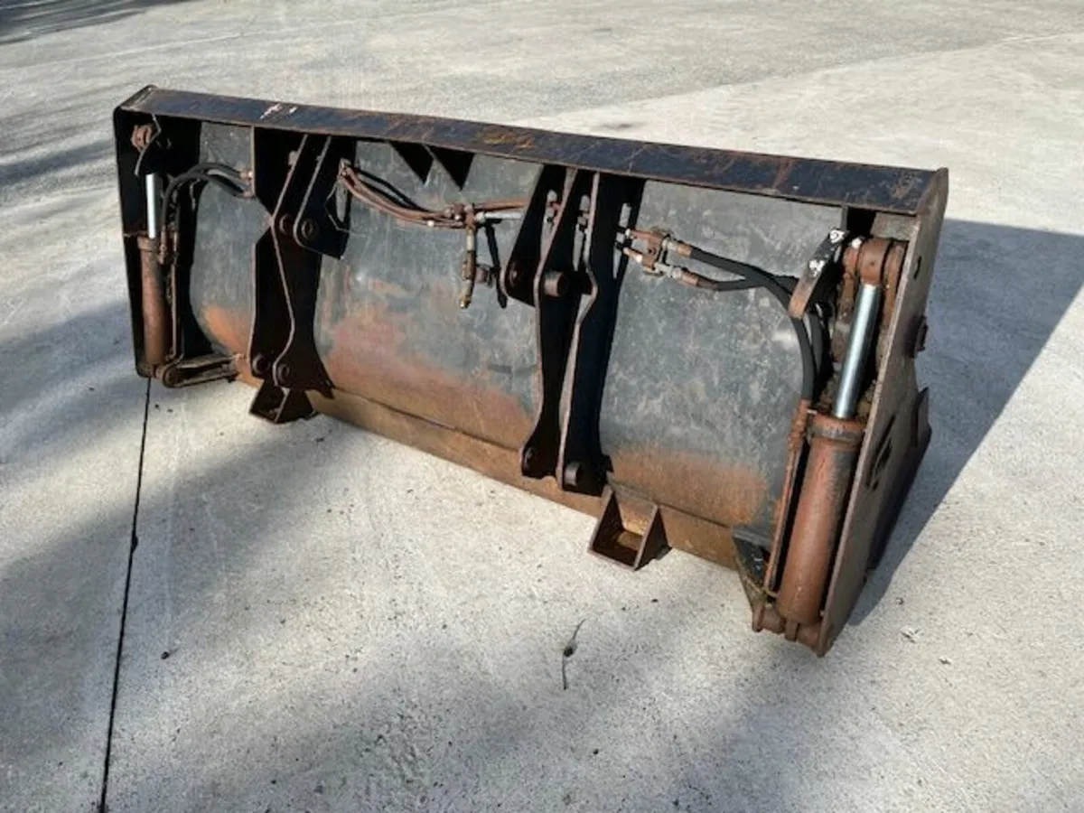 4 in 1 Bucket 7ft Wide suit Digger or 4wd Tractor - Image 2