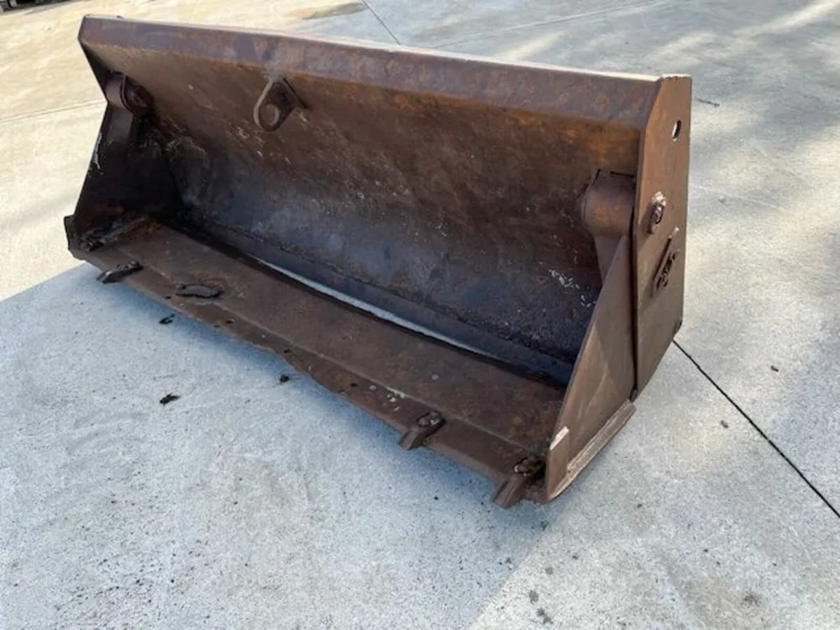 4 in 1 Bucket 7ft Wide suit Digger or 4wd Tractor - Image 3