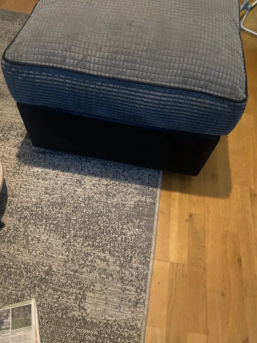 Foot stool/ pouffe - Image 2