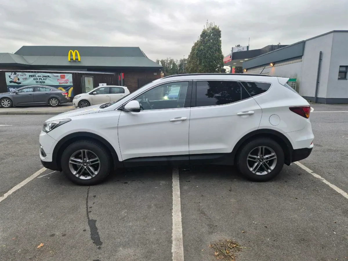 Hyundai SANTA FE - Image 2