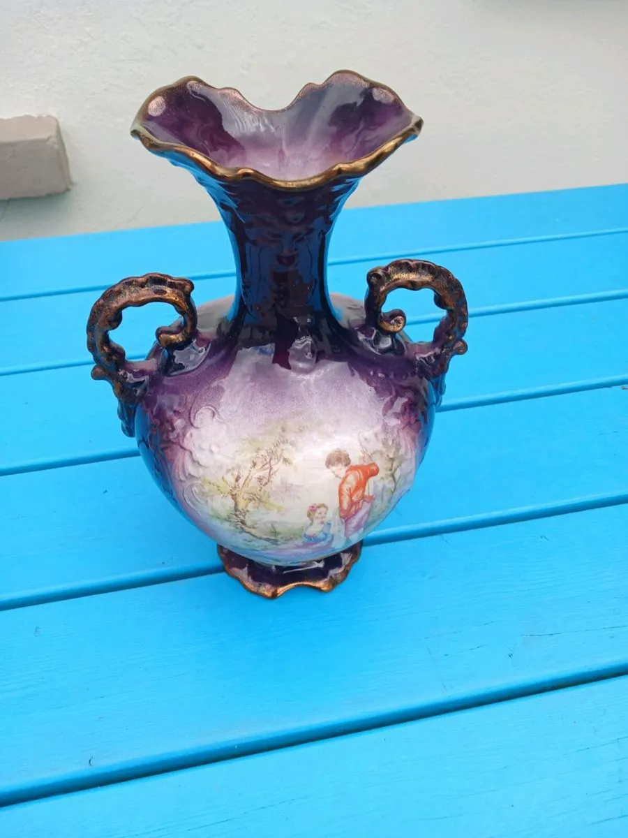 Old Vase - Image 2