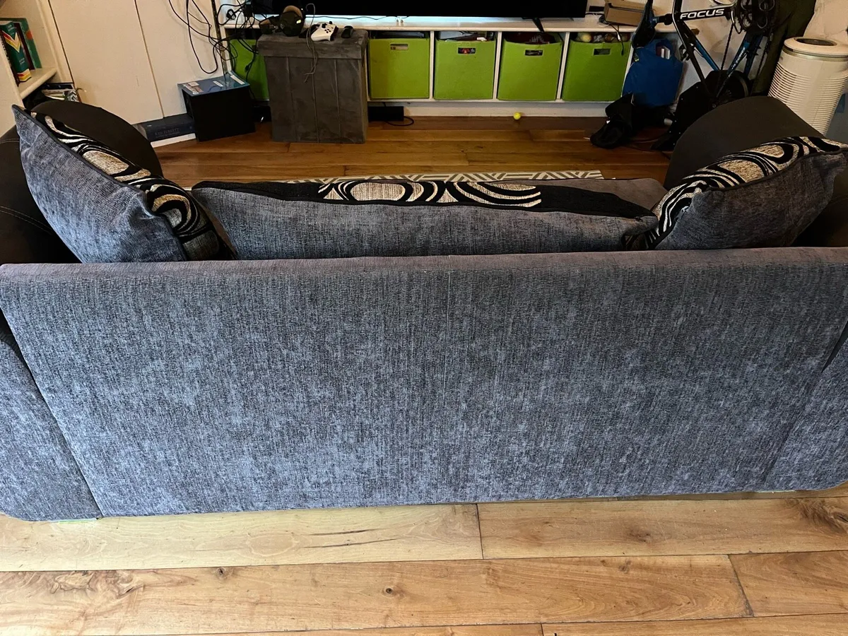 Three seater couch for sale - Image 3