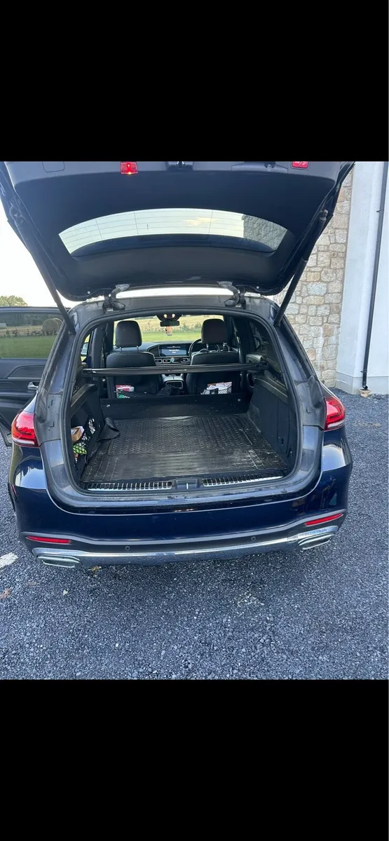 192 Mercedes-Benz GLE Class AMG Line - Image 3